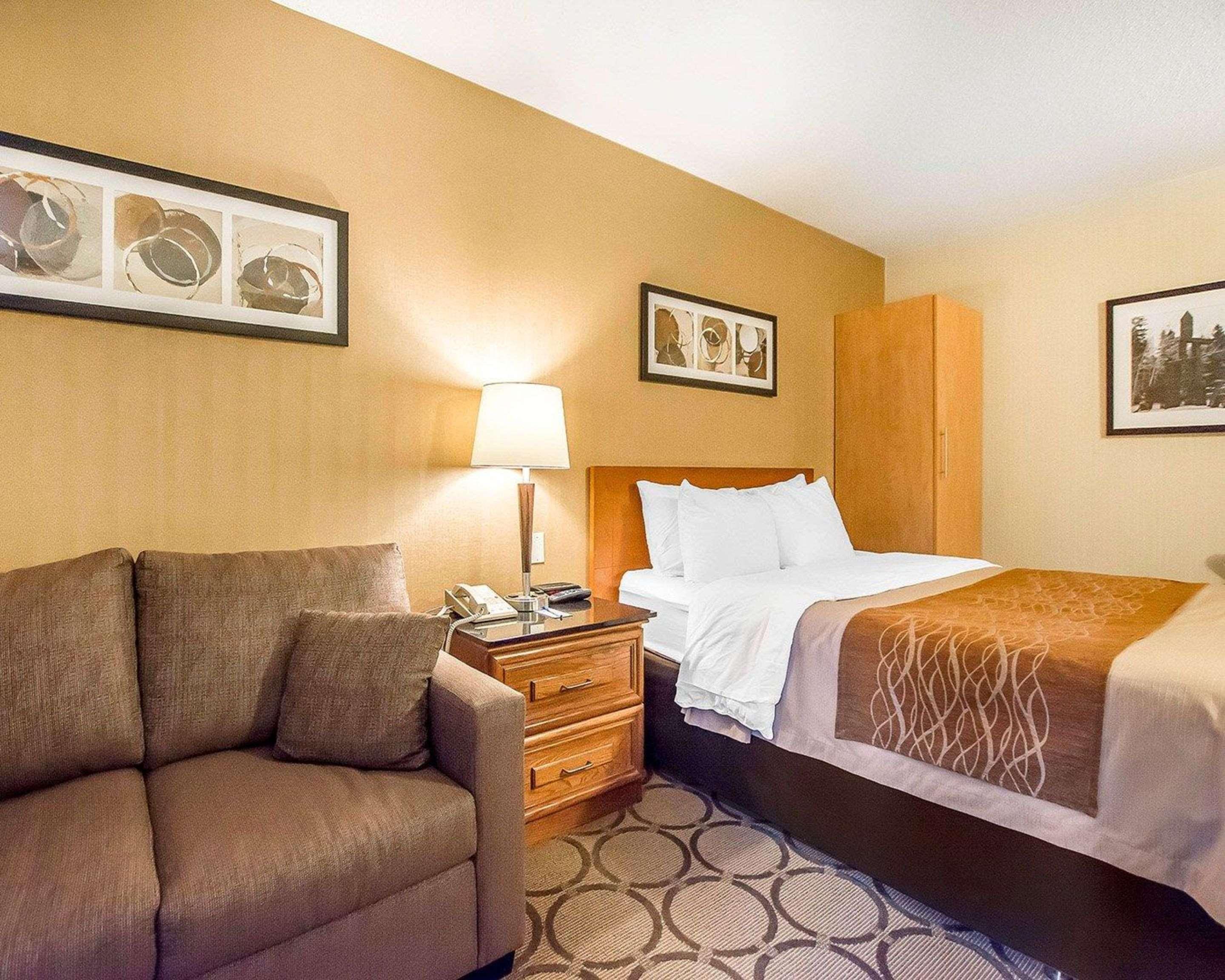 Comfort Inn Kirkland Lake Экстерьер фото