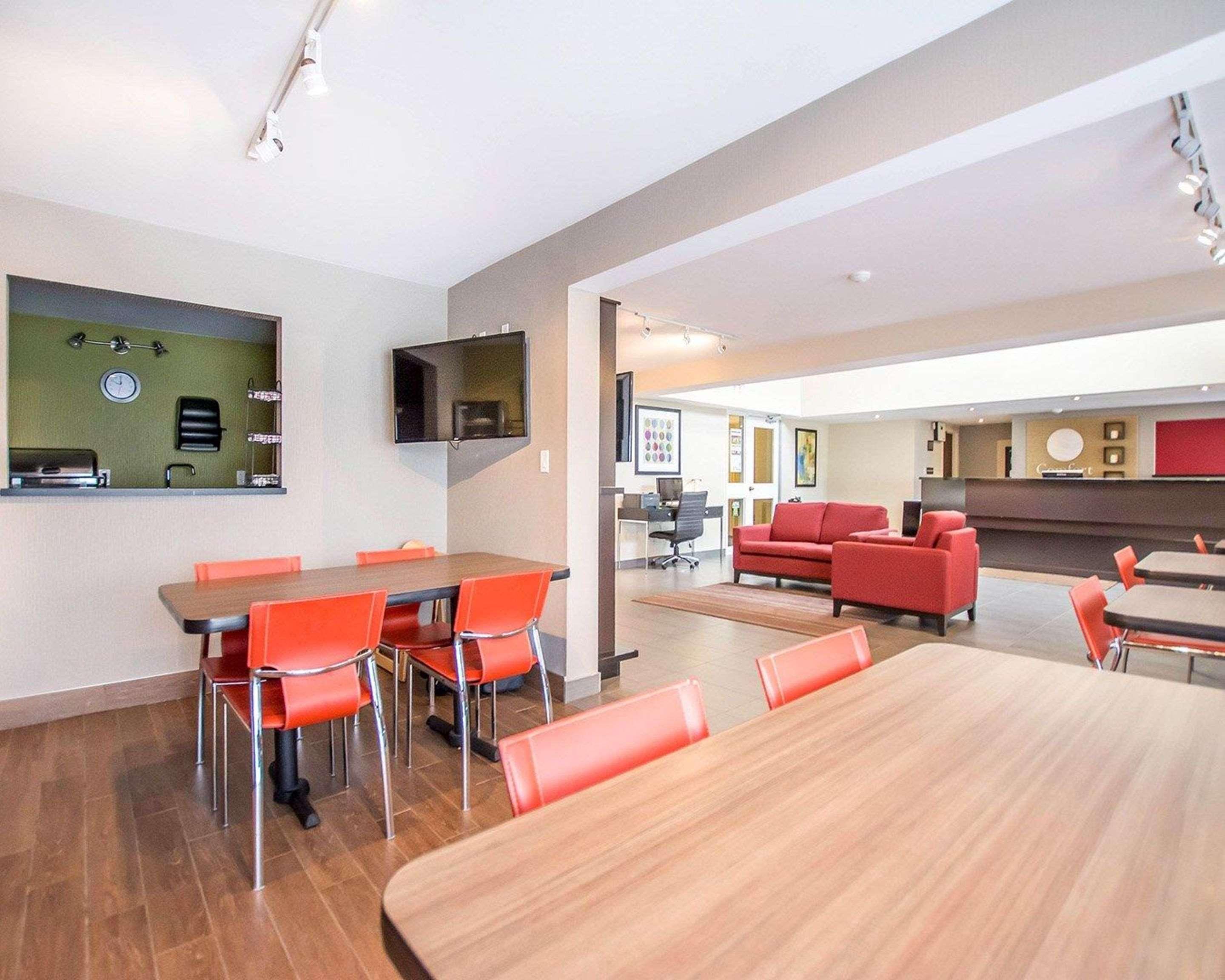 Comfort Inn Kirkland Lake Экстерьер фото