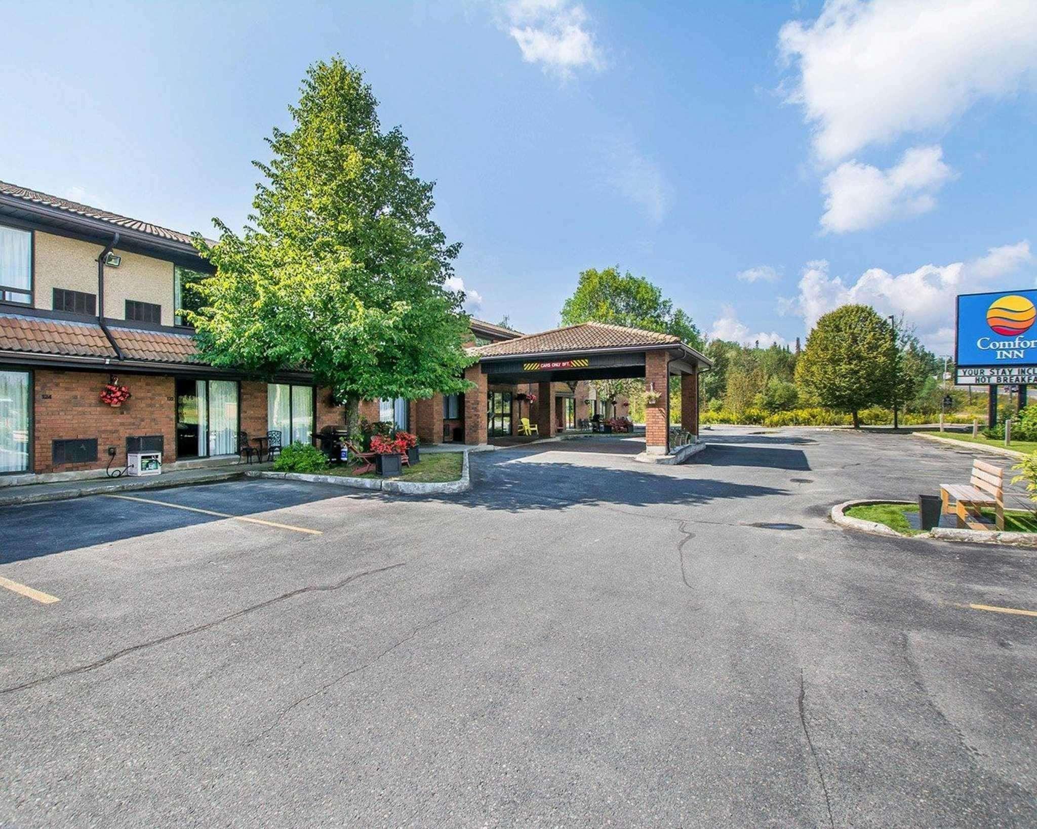 Comfort Inn Kirkland Lake Экстерьер фото