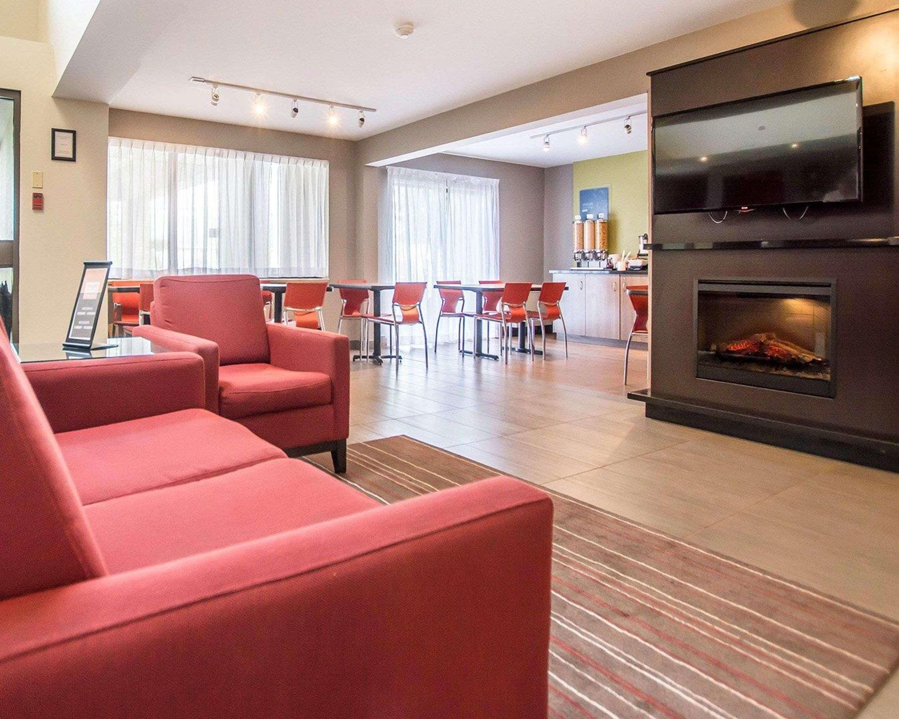 Comfort Inn Kirkland Lake Экстерьер фото