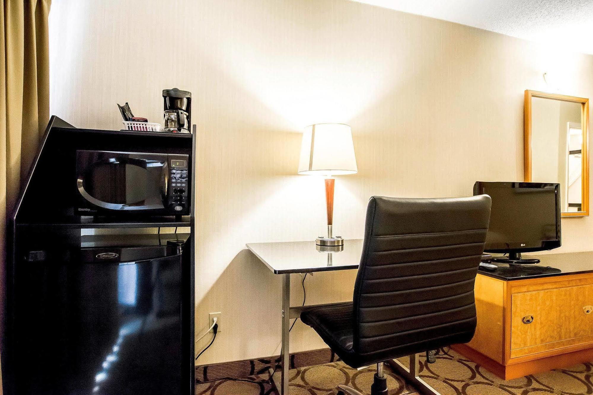 Comfort Inn Kirkland Lake Экстерьер фото