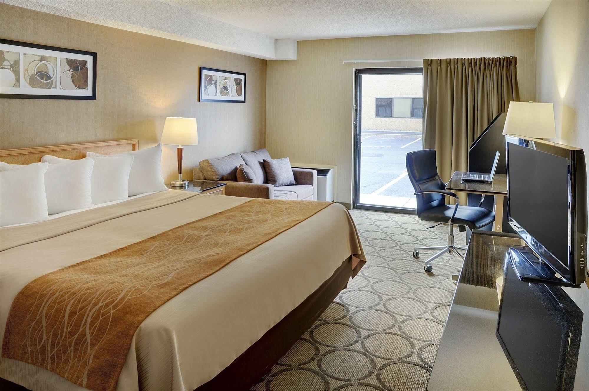 Comfort Inn Kirkland Lake Экстерьер фото