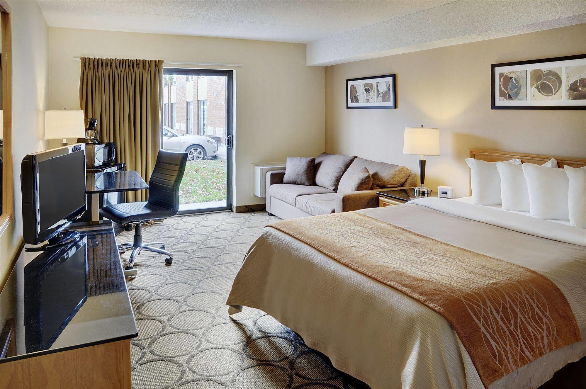 Comfort Inn Kirkland Lake Экстерьер фото