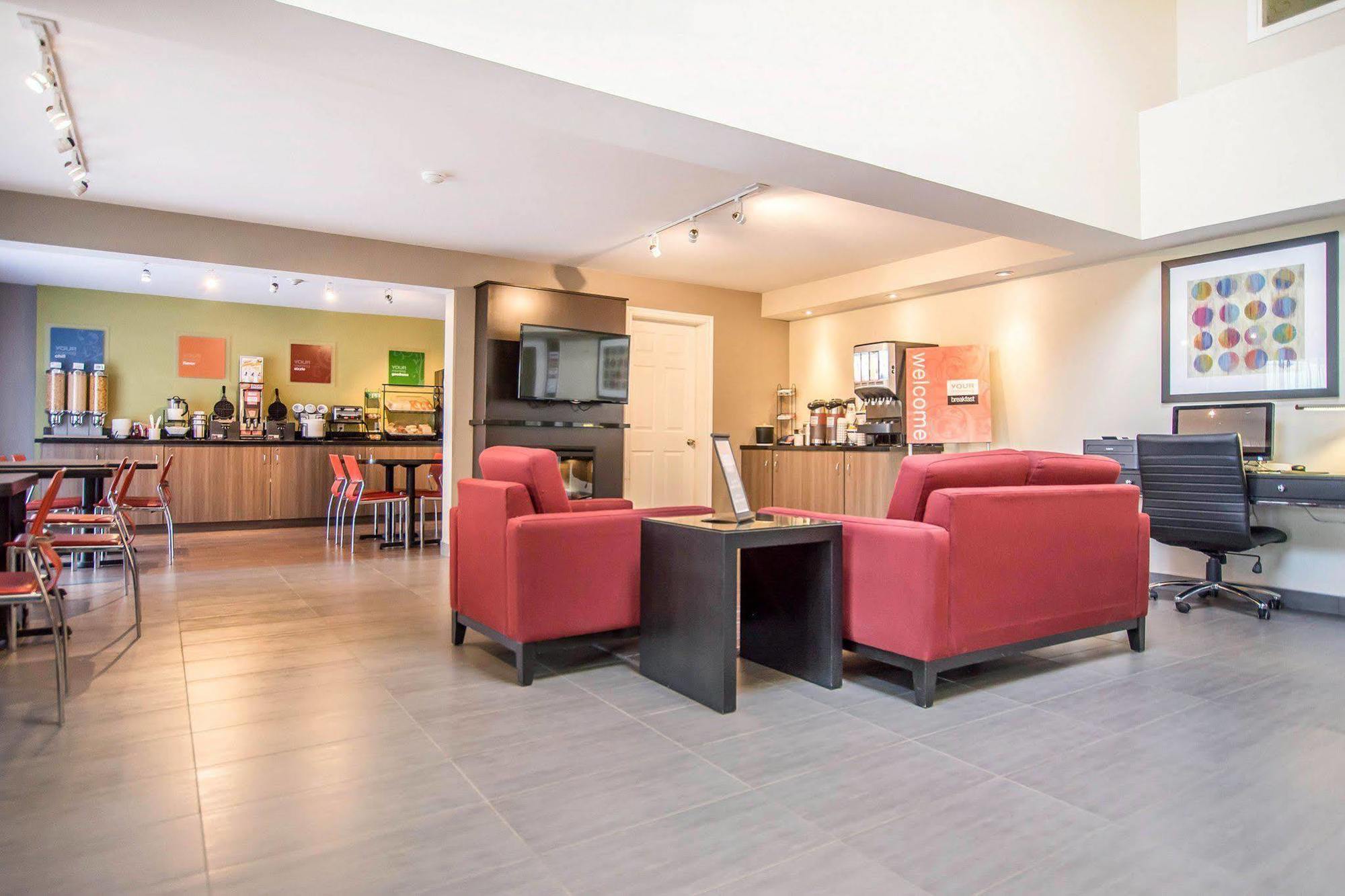 Comfort Inn Kirkland Lake Экстерьер фото