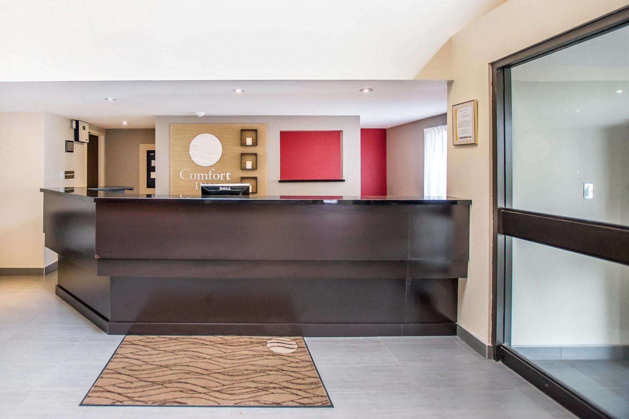 Comfort Inn Kirkland Lake Экстерьер фото
